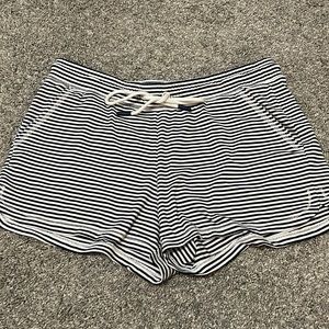 Vineyard vine shorts